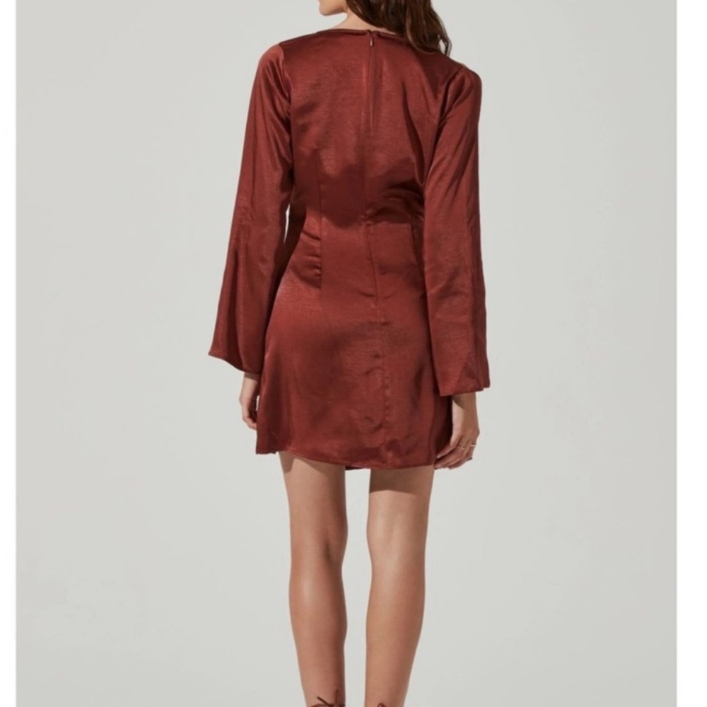 Astr the label rust satin mini dress - Picture 3 of 14